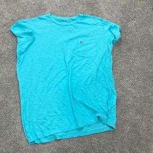 Vineyard vine t shirt